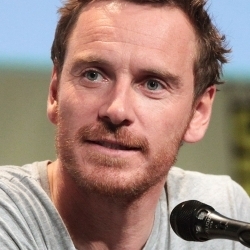 Michael Fassbender Online